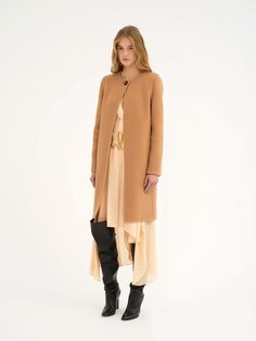 Chloé Cape Coat In Wool & Cashmere | Chloé US Mantel Cape, Cape Coat, Pre Fall, Chloe, Cape, Cashmere, T-shirt, Blazer, Models