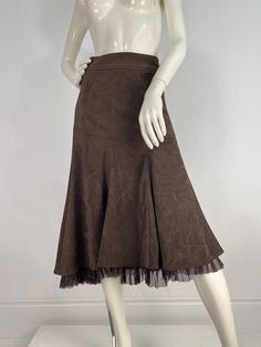 "Vintage brown midi skirt, Frank Lyman design, size 4 Measurements:  Waist 14\"/hip 17.5\"/length 29\"-33\" Mannequin measurements:  5'8\", bust 34\", waist 25\", hip 33\" Please note that vintage clothing sizes can vary greatly.  The Measurements provided  are approximate and are taken lying flat.  I suggest taking a similar garment from your wardrobe and measure it while lying flat.  This way you can compare measurements.  All of our pieces are genuine vintage. Don't forget to enlarge the phot Aline Midi Skirt, Brown Midi Skirt, Farm Clothes, Wool Skirts, Sewing Project, Vintage Brown, Vintage Skirt, Project Ideas, Vintage Clothing