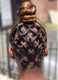 Rubber Band Design Ponytail, Rubber Band Hairstyles Natural Hair Puff, Rubberband Hairstyles Black Women, Rubberband Hairstyles Natural Hair, Rubber Band Hairstyles Natural Hair, Band Hairstyles, Sleek Braided Ponytail, Rubber Band Hairstyles