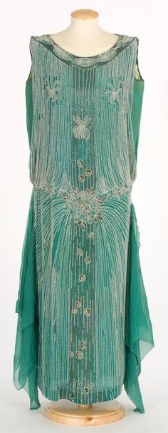 Dress 1920s Style Année 20, 1920s Outfits, 1920 Fashion, 20s Fashion, 1920s Dress, Retro Mode, Antique Clothing, Vintage Couture