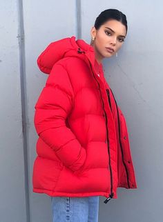 Kendall Jenner in The Super Puff by Tna  #TheSuperPuff #Tna #kendall #kendalljenner #pufferjacket #puffyjacket Cursed Humor, Kendall Jenner Diet, Secret Meme, Gender Bend, Kardashian Kylie Jenner, The Super Puff, Crazy Fashion, Super Puff, Future Wardrobe