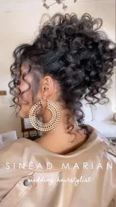 Curly Afro Updo Hairstyles, Natural Curl Upstyle, Messy Curly Updo Black Women, Curled Updo Black Women, Wand Curl Updo Hairstyles, Curly Updo Wedding Guest, Big Curly Updo, Curly Hair Updo Bridesmaid