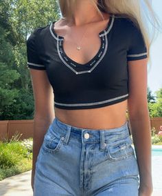 Basic Mini Croptop – Juniper Neck Crop Top, Beauty Accessories, Summer Tops, Stretchy Fabric, Wear It, Everyday Wear, Topshop, Crop Top, Benefits