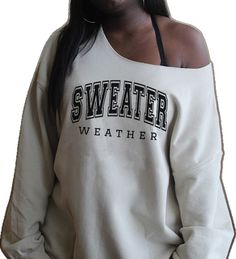 Xl Sweatshirt Outfit, Over The Shoulder Sweater Outfits, Off The Shoulder Crewneck, Crewneck Outfits, Autumn Sweatshirts, Oversized Sweatshirt Outfit, Fall Sweatshirt Outfit, Off The Shoulder Sweatshirt, Top Clothing Brands