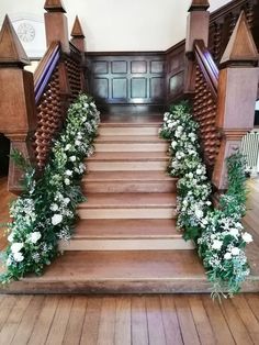 Luxe staircase decoration at Highley Manor. Fresh roses, alstroe white pearl and gypsophila Manor Staircase, Floral Staircase, Staircase Decoration, Wedding Staircase, Flower Board, Staircase Decor