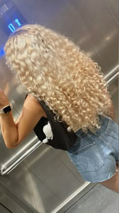 All Blonde Curly Hair, Bleach Blonde Hair Curly, Blonde Curls Black Women, White Blonde Curly Hair Black Women, Blonde Hair On Light Skin Black Women, Curly Blonde Weave Black Women, Bleach Blonde Curly Hair, Platinum Blonde Curly Hair, Golden Blonde Curls