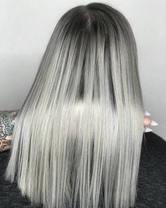 Hair Glaze vs. Hair Gloss: Which Treatment Is Best for Dull Hair? Grey Hair Before And After, Hair Glaze, Hair Stules, Mermaid Look, Grey Hair Dye, Grey Hair Transformation, Hair Gloss, Lilac Hair, Transition To Gray Hair