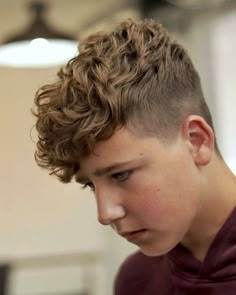 Curly Teen Boy Hair Styles, Boy Perm Hairstyles, Boys Hairstyles 2023, Soccer Hairstyles Boys, Boy Hair Cuts Curly Hair, Trendy Teen Boy Haircuts 2023, Boys Haircut Trendy Teenage, Teen Boy Perm Hairstyle