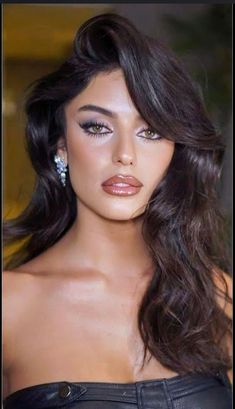 Dark Grey Makeup Looks, Makeup For Grey Outfit, Sultry Bridal Makeup, Grey Eyes Makeup, Grey Makeup Looks, Ortal Azizada, Arabic Makeup Looks, Classy Makeup Looks, Grey Eyeshadow Looks