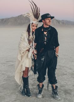 Burning Man Wedding, Africa Burn, Winter Rave, Afrika Burn, Festival Outfits Men, Festival Attire