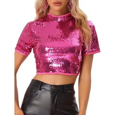 This cropped top features beautiful shining sequins that will shine when you are at the party and they can create a beautiful sparkle in the stage lights of dance and chorus performances. Occasion: Perfect for Party/Dating/Dancing/Clubwear/Evening party/Club/Attend/Cockta. This style of shirt is very dazzling, whether it is walking in the street under the sun, or sitting under the neon lights can reflect a different charm. Christmas Bachelorette Party, Christmas Bachelorette, Outfits Nightclub, Glitter Crop Top, Glitter Shorts, New Style Tops, Stage Lights, Sequin Crop Top, Sequin Outfit