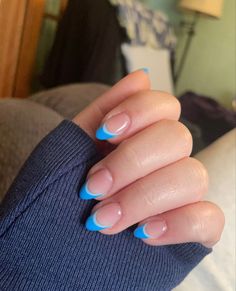 Cute Nail French Tip Designs, Cute Gel Nails For Summer French Tips, Cute Spring Break Nails French Tip, Spring Break French Tip Nails, Nail Inspo For Spring Break, Nails For Summer French Tip, 2 Color French Tip Nails Almond, Short Acrylic Nails Almond French Tips Summer, Summer Nails With Tips