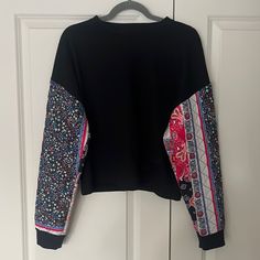 Nwot Zara Patchwork Sweatshirt Sweater Quilted Vintage Retro Long Sleeve Top S Excellent Condition With No Signs Of Wear Slightly Cropped Fit Slightly Oversized Sleeves Are A Quilted Material Sweater Quilt, Patchwork Sweatshirt, Oversized Sleeves, Zara Black, Long Sleeve Top, Retro Vintage, Scoop Neck, Long Sleeve Tops, Sleeve Top