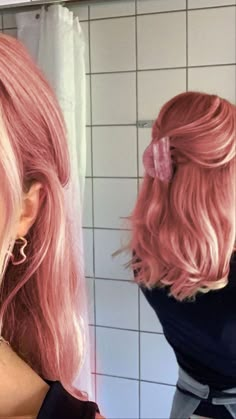 Natural Looking Pink Hair, Half Blonde Half Pink Hair Underneath, Pink Hair Pink Outfit, Mid Length Pink Hair, Pink Light Hair, Light Pink And Blonde Hair, Light Dyed Hair, Pink Tinted Hair, Cool Tone Pink Hair