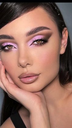 Simple Purple Makeup Looks, Outfit Rosa, Summer Makeup Trends, Pink Eyeshadow Look, Pastel Makeup, Mia Colucci, Inspo Makeup, Cute Eyeshadow Looks, Summer Makeup Looks