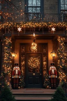 15 Stunning Christmas House Lights Ideas You’ll Love Outside House Christmas Lights, Black House Christmas Decor Exterior, Christmas Star Lights, Bush Net Christmas Lights Ideas, New England Christmas Exterior, Christmas Exterior Decor Lights, Icicle Christmas Lights On House, Christmas Deco Outdoor, Christmas Lights Townhouse