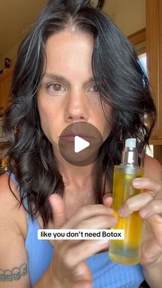 Melanie Sandford on Instagram: "You don’t need Botox. This is where it’s at. Fountain of youth serum. Here’s the recipe. Depending on what size bottle you’re using you’re just gonna fill up half that bottle with castor oil and half of it with jojoba oil. This is a 4 ounce bottle so 2 ounces is castor oil and 2 ounces is jojoba oil. I’m using 20 drops of frankincense to this 4 ounce bottle of oil. If you have a smaller bottle like a 2 ounce bottle, you will use 10 or less depending on your skin type and same for this. If you have more sensitive skin use less than 20 drops maybe start with 12. Shake it up and apply it as a serum underneath moisturizer or you can use it alone as a moisturizer. That is what I do in the daytime and then at night I use it underneath the fountain of youth night c Essential Oil Botox Recipe, Castor Oil And Frankincense For Face Diy, Homemade Botox Recipe, Caster Oil For Face, Castor Oil Skin Care, Frankincense And Castor Oil, Castor Oil Frankincense Recipe, Castor Oil And Frankincense For Face