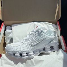 Nike 12 Mola, Nike Shox White, Nike Shox Tl White, Shox Nike, Nike Shox Tl, Nike Shox Shoes, Nike Sneakers Outfit, Trendy Shoes Sneakers