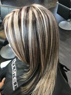 Shunk Highlights, 2000s Hairstyles, Long Silver Hair, Perfect Hair Color, Hair Streaks, Hair Color Shampoo, Long Hair Color