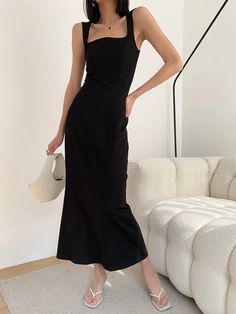 Olivia Mark - Black Backless Halter Neck Bodycon Dress with Long Hemline - Strappy Sleeveless Dress Halter Neck Bodycon Dress, Wrap Around Skirt, Neck Bodycon Dress, Types Of Skirts, Olivia Mark, Halter Neck, Types Of Collars, Sleeveless Dress, Types Of Sleeves