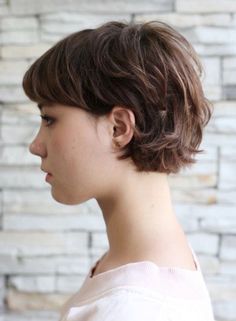 Microbob Haircuts, Pixie With Layers, Viral Haircut, Micro Bob, Pixie Haircut Ideas, Really Short Hair, Hair Inspiration Short, Mom Hairstyles, Shot Hair Styles