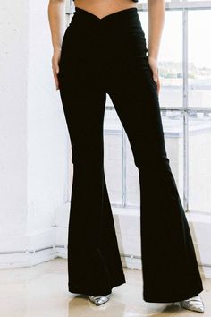 V-Shape High Rise Black Bell Bottoms Say hello to our V-Shaped Flare Jeans: sleek, stylish, and oh-so-flattering. These black jeans feature a high-rise silhouette with a V-shaped waistline, accentuating your curves in all the right places. With a chic flare leg design and no pockets for a streamlined look, they're the perfect blend of fashion and function. Whether you're dressing them up for a night out or keeping it casual for everyday wear, these jeans are sure to become a staple in your wardr Cut Flare Jeans, Black Bell Bottoms, Short Sleeve Kimono, Leg Design, V Cut, V Cuts, Jeans Flare, Long Sleeve Bodysuit, Black Media