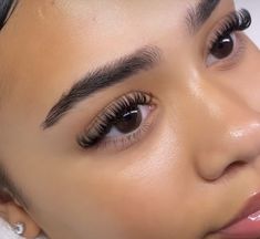 makeup makeup aesthetic makeup wallpaper makeup ideas makeup tutorial valentine day decor valentine day aesthetic woman fashion woman quotes makeup look natural makeup girl makeup vanity girl woman tattoo womans tattoos w Maquillage On Fleek, Short Lashes, Cat Eye Lash, Perfect Eyelashes, Pretty Lashes