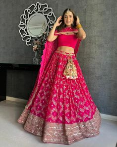 भारतीय दुल्हन संबंधी, Pink Lehenga Choli, Red Lehenga Choli, Lehenga Choli Designs, Indian Wedding Lehenga, Bridesmaid Lehenga, Choli For Women, Indian Lehenga Choli, Lehenga Designs Simple