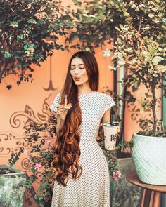 Rapunzel Hair, Really Long Hair, Long Red Hair, Super Long Hair, Minimalist Dresses, Travel Dress, Very Long Hair, Long Hair Girl, Long Red