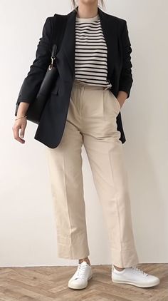 Smart Casual Work, Casual Work Outfits Women, Mode Tips, Casual Outfit Ideas, Easy Chic, Business Casual Outfits For Work, Casual Day Outfits, Classy Work Outfits