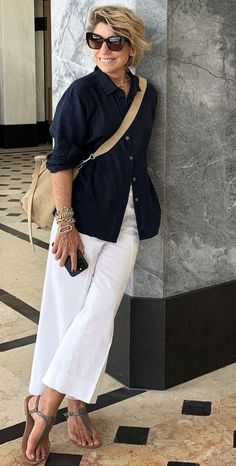 Style for Older Ladies: How To Embrace Timeless Elegance — No Time For Style Adrette Outfits, White Pants Outfit, Stylish Outfits For Women Over 50, Over 60 Fashion, Stil Elegant, 50 Style, 60 Fashion, Mode Casual, Over 50 Womens Fashion