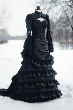 The Black Witch Chronicles, Vintage Wedding Dress Victorian, Black Witch Chronicles, Wild West Costume, Gothic Luxury, Victorian Gothic Dress, Winter Cosplay, Vintage Victorian Wedding, Gothic Victorian Dresses