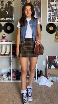 Collared Vest Outfit, Grandma Vest Outfit, 90s Denim Skirt Outfit, Pullover Outfit Ideas, Denim Vest Outfits, Cool School Outfits, Vest Outfits Aesthetic, Jean Vest Outfits