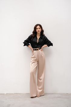 Pleated Maxi Silk Pants With Pockets Side High Waist Silk Pants Wide Leg Silk Pants Women Silk Trousers Women Silk Clothing - Etsy UK Business Casual Outfits For Event, Elegant Business Woman Outfit, Silky Wide Leg Pants Outfit, High Waisted Pants Women, Woman Pants Design, Classy Outfits Ideas For Women, Fall Beige Outfit, Elegant Stylish Outfits, Womens Formal Pants