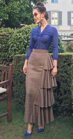 Different Fashion Styles For Women, Skirt 2024 Trend, Skirt Designs For Women, Midi Skirt Sewing, Modest Dresses Fashion, Chic Dress Classy, Blue Zone