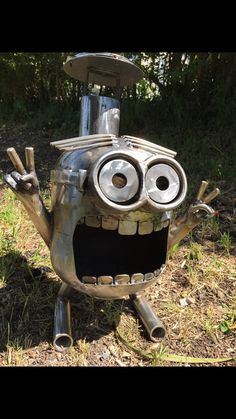 Minion Fire Pit, Grill Diy, Diy Fire Pit Ideas, Diy Grill, Cool Fire Pits, Diy Fire Pit, Junk Art, Metal Projects, Metal Words