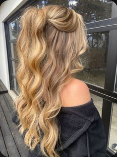 Down Hoco Hairstyles, Bridemaids Hairstyles, Cute Prom Hairstyles, Fancy Hair, Simple Prom Hair, Ball Hairstyles