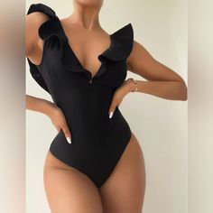 Classy Swimsuit, Chic Swimsuit, Swimming Beach, Swimsuits Outfits, Ruffle Swimsuit, Costume Intero, Fashion Hacks Clothes, Beachwear For Women, One Piece For Women