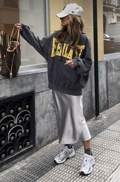 New Balance 530 Outfit, New Balance Outfit, Mode Boho, Looks Street Style, Outfit Trends, Mode Inspo, 가을 패션, Autumn Outfit, Mode Inspiration