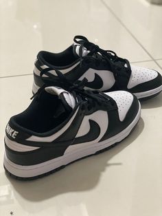 Womens Dunk Low, Dunk Low Panda, Panda Shoes, Branded Shoes For Men, Retro Basketball Shoes, White Nike Shoes, Trendy Shoes Sneakers, All Nike Shoes, Cute Nike Shoes