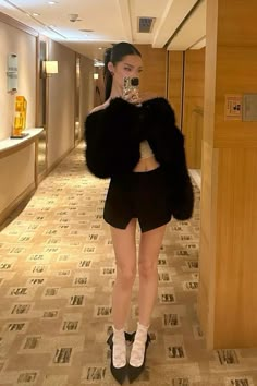 Alice In Borderland Outfit, Black Port, Kendall Jenner Video, Grunge Fits, Alice In Borderland, Cool Sunglasses, Swaggy Outfits, Thanksgiving Outfit