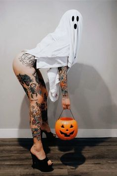 Halloween Pin Up, Gym Leggings Women, Ideal Girl, Model Sketch, Combat Art, Traditional Tattoo Art, Soccer Skills, Baby Tattoos