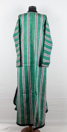 5'4''x 4'6'' _ 165 x 130 cm  Vintage Uzbek silk and cotton coat with cotton lining 1950s FREE shipping with ups. Green Long Sleeve Kurta For Transitional Season, Silk Long Sleeve Kaftan For Formal Occasions, Ceremonial Green Kurta With Traditional Patterns, Formal Long Sleeve Silk Kaftan, Fitted Long Sleeve Thobe For Traditional Ceremonies, Ceremonial Kurta With Traditional Patterns And Long Sleeves, Ceremonial Long Sleeve Kurta For Winter, Ceremonial Long Sleeve Kaftan With Dabka, Green Long Sleeve Traditional Wear With Patterns