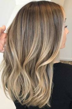 Light Brown Ombre Hair, Brown Hair With Highlights And Lowlights, Brown Ombre Hair, Legally Blonde, Penteado Cabelo Curto, Brown Blonde Hair, Ombre Hair Color, Brown Hair With Highlights, Cool Hair Color