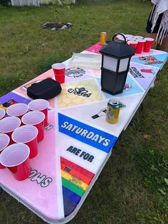 a table that has some cups on it