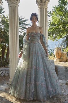 Luisa Beccaria, Princess Aesthetic, Fashion Images, Fashion Line, Fancy Dresses, Couture Fashion, Beautiful Outfits, Fashion Boutique