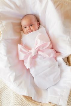 Baby wrapped with bow. Love this for an announcement. #PinAtoz #baby Kind Photo, Foto Baby, Foto Tips, Baby Photo Ideas, Baby Pics, Everything Baby, Baby Time, Newborn Pictures, Newborn Photo