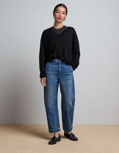 AE77 Premium Barrel Jean Jeans Outfit Fall 2024, Style Barrel Jeans, Barrel Jeans Outfit Winter, Black Barrel Jeans Outfit, Barrel Leg Jeans Outfit