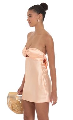 Satin Strapless Twist Cutout Dress in Peach | LUCY IN THE SKY Brunette Hoco Dresses, Tight Mini Dress Party, Preference Dresses Sorority, Hoco 2024 Dresses, Beachy Hoco Dress, Baby Pink Hoco Dress, Hoco Dresses Strapless, Hoco Dresses Satin, Pastel Hoco Dresses