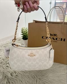 #white #coach #design #designer #handbags #womans #luxury Aesthetic Fashion Brands, Designer Hand Bags For Women, Coach Clutch Bag, Michael Kors Handbags Aesthetic, Coach Handbags Outfits, Coach Purse Aesthetic, Coach Bags Aesthetic, Hand Bag Aesthetic, Louis Vuitton Bag Aesthetic